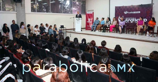 Realiza Gobierno de la Ciudad ciclo de conferencias con estudiantes poblanas