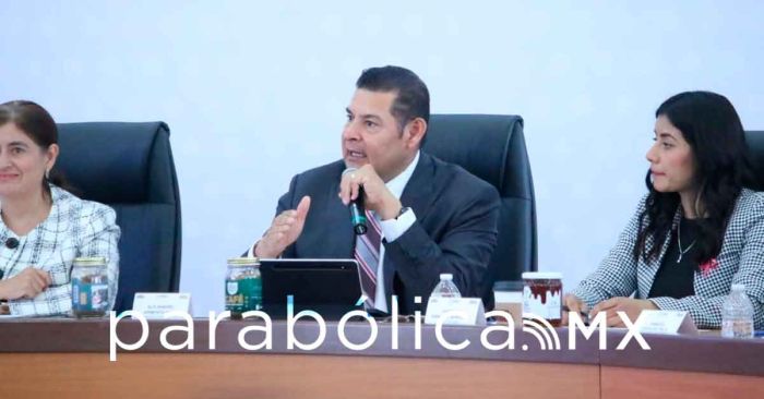 Pide Armenta a Audi trasladar cadena de suministros a Puebla