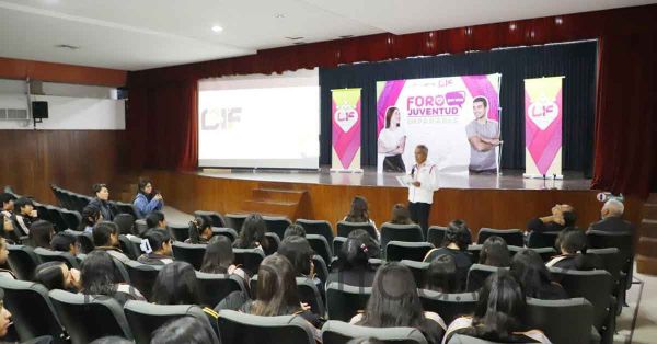 Organiza SMDIF 1er. Foro por la Juventud Imparable