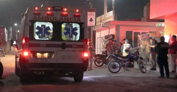 Detienen en Teotlalcingo a tres mujeres por robar duraznos