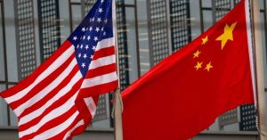 Llama China a EE.UU. dejar presiones y resolver tensiones con diálogo