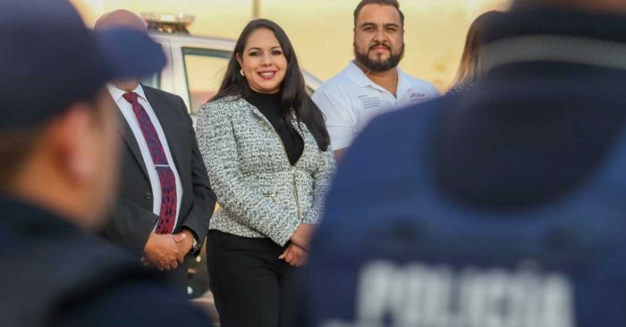Entrega Tonantzin Fern&aacute;ndez nuevas patrullas