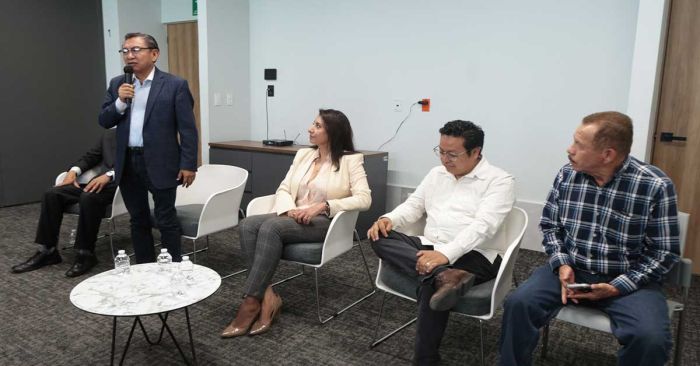 Realizan en el Congreso conversatorio sobre la “Historia del chile en nogada”