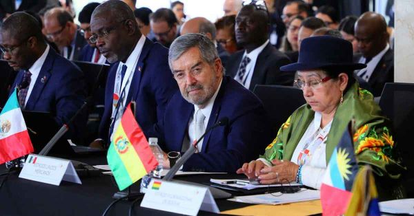 Pide De la Fuente unidad en América Latina ante medida "coercitiva unilateral"