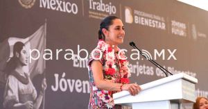 Entrega Claudia Sheinbaum tarjetas de &ldquo;J&oacute;venes Construyendo El Futuro&rdquo; en Acapulco