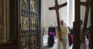 Atraviesa Papa Le&oacute;n XIV la Puerta Santa