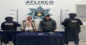 Detienen a dos hombre con sustancias ilícitas en Atlixco