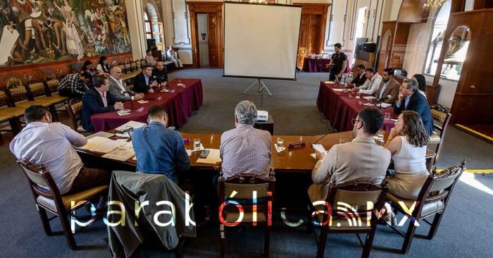 Dialoga Jaime Oropeza con empresarios tur&iacute;sticos por los parqu&iacute;metros