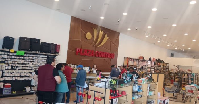 Denuncian abusos laborales en tiendas de origen asiático de Puebla