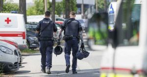 Deja 10 muertos tiroteo en escuela de Austria