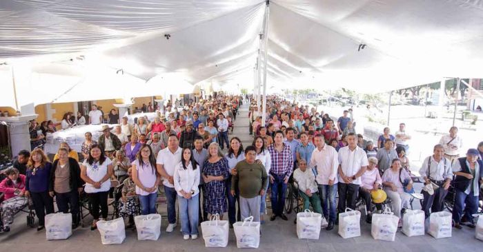 Entrega Lupita Cuautle segunda etapa de apoyos alimentarios