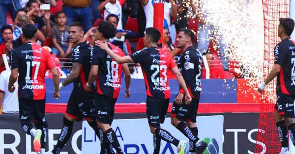 Consigue Atlas su primera victoria al derrota al Puebla