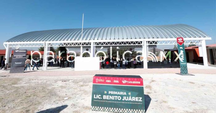 Entrega Pepe Chedraui infraestructura educativa en Totimehuacán