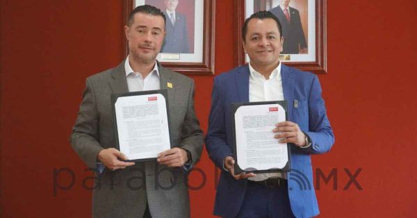 Firman convenio gobierno de Texmelucan e Ibero Puebla