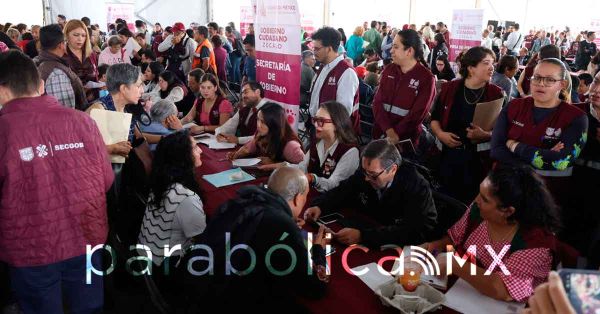 Acuden casi 2 mil capitalinos a la audiencia p&uacute;blica en el Z&oacute;calo CDMX: Clara Brugada