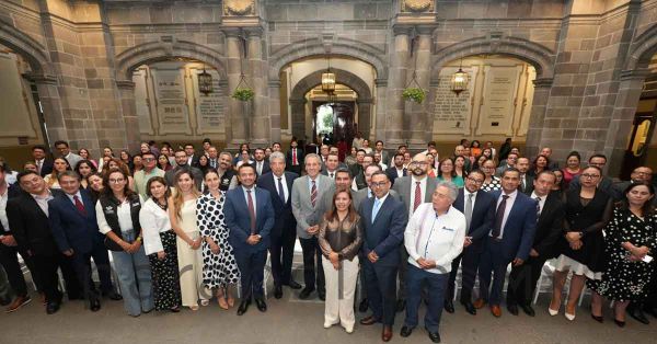 Encabeza Pepe Chedraui toma de protesta del Comité de Análisis Técnico-Jurídico