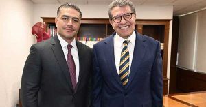 Sostienen reunión Monreal y Harfuch