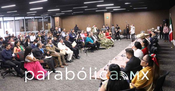 Reconocen en el Congreso del Estado a personas destacadas en la música y la danza mexicana