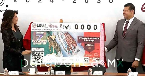 Develan el billete de la Lotería Nacional conmemorativo de la Batalla de Puebla
