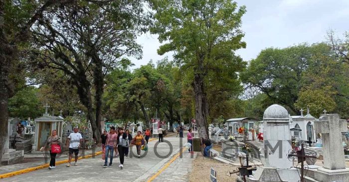 Garantiza ayuntamiento de Puebla seguridad en Pante&oacute;n municipal por D&iacute;a del Padre