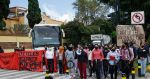 Dialogan gobierno federal y estatal con normalistas de Teteles