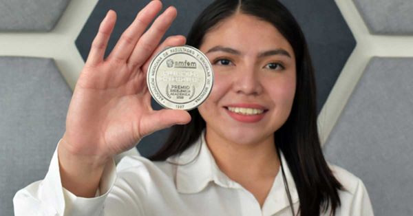 Obtiene pasante de Medicina de la BUAP Premio a la Excelencia Académica 2025