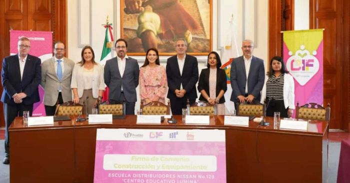 Firma Ayuntamiento de Puebla convenio con Fundaci&oacute;n Distribuidores Nissan