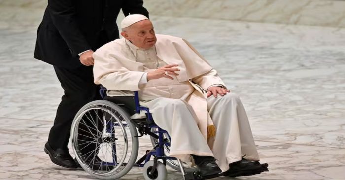 Padece Papa Francisco un cuadro de neumonía bilateral