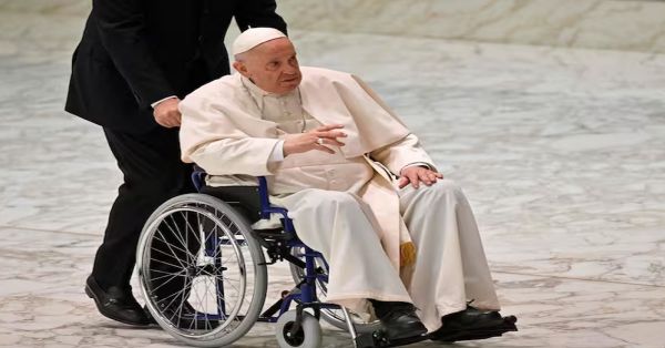 Padece Papa Francisco un cuadro de neumonía bilateral