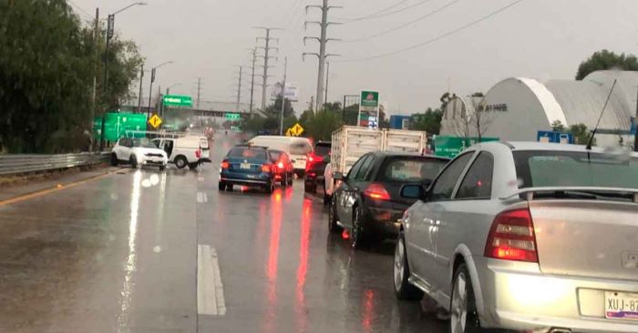 Vive Puebla una tarde de lluvia y accidentes