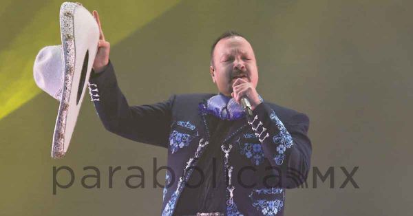 Se presenta Pepe Aguilar en Teatro del Pueblo de la Feria de Puebla 2025