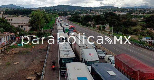 Funcionan, mesas de di&aacute;logo y colaboraci&oacute;n con transportistas: Sheinbaum