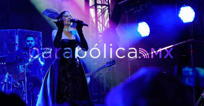 Ilumina Natalia Jiménez con su voz el Teatro del Pueblo
