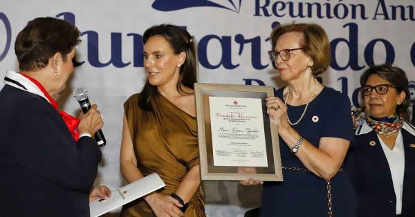 Nombran a MariElise Budib presidenta honoraria del Voluntariado de Damas de la Cruz Roja Mexicana