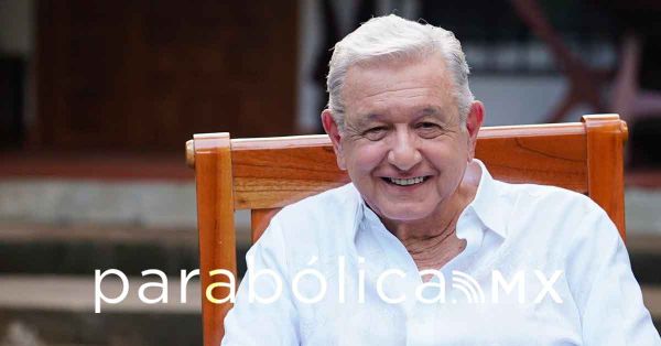 Agita AMLO al pa&iacute;s; celebran en Puebla