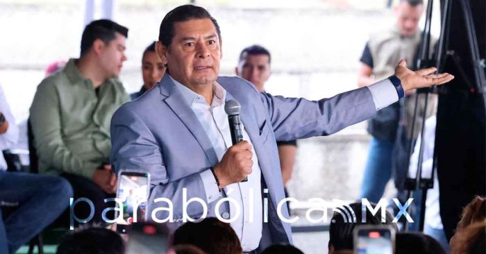 Descarta Armenta intervenir ante posible destituci&oacute;n de Iv&aacute;n Camacho alcalde de Cuyoaco