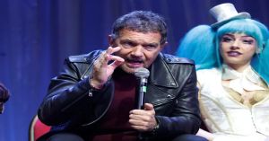 Asegura Antonio Banderas que el &eacute;xito 'es muy peligroso&rsquo;