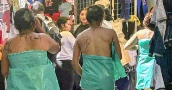 Desnudan y rapan a presuntas ladronas en tianguis de Texmelucan