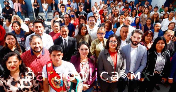 Entrega Tonantzin Fernández apoyos económicos del programa &quot;Escuchando a Cholula&quot;