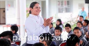 Promueve Lupita Cuautle el hábito de la lectura en San Andrés Cholula