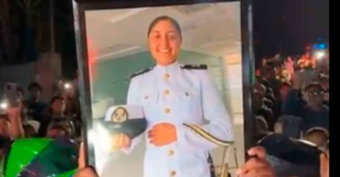 Arriban a Xalapa los restos de América Yamileth, cadete fallecida en Nueva York