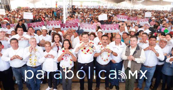Entrega Armenta insumos estratégicos al campo en Huaquechula