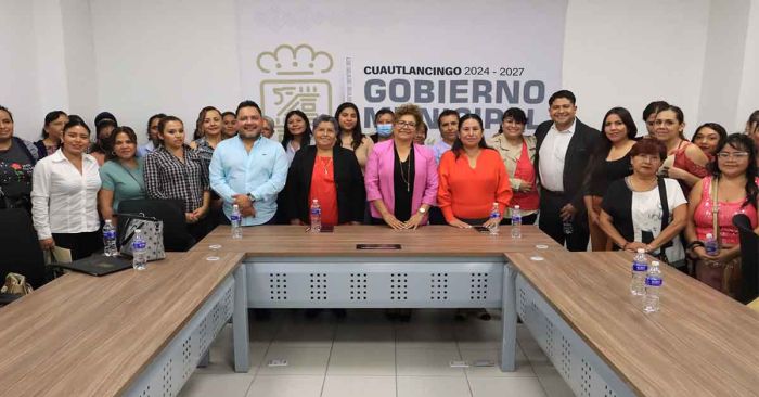 Reconoce Tere Alfaro labor de docentes de los CAIC