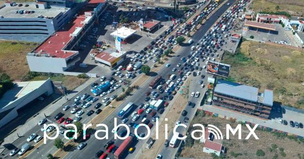 Desquicia la 28 de Octubre tr&aacute;nsito en la zona metropolitana