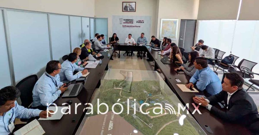Re&uacute;ne Secretar&iacute;a de Infraestructura a sectores para evitar da&ntilde;os en obras de pavimentaci&oacute;n