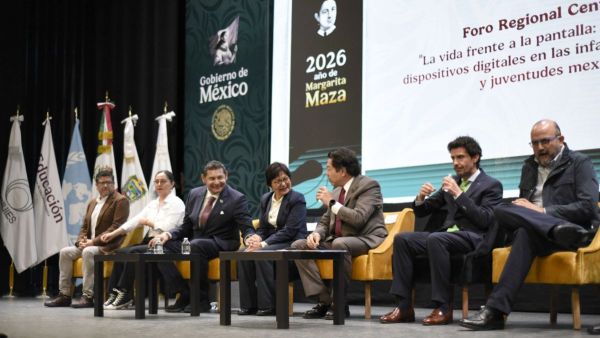 En la BUAP, analizan impacto de dispositivos digitales en menores