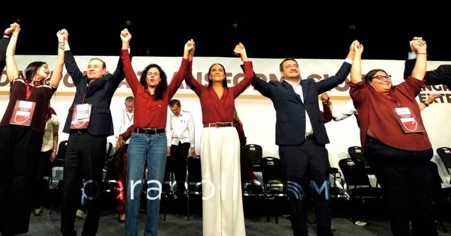 Morena levanta el pu&ntilde;o izquierdo