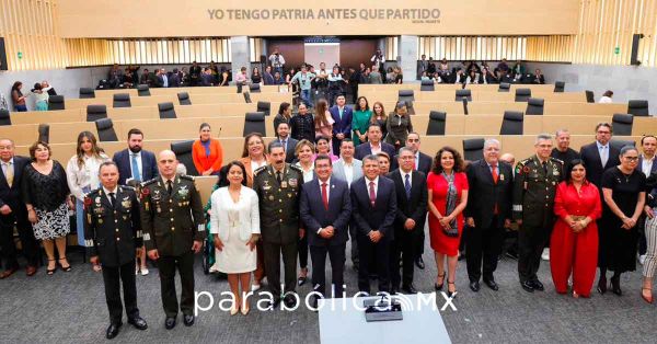 Entregan la Presea &ldquo;General Ignacio Zaragoza&rdquo; a poblanos destacados