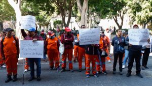 Protestan &ldquo;naranjitas&rdquo; por mayor aumento de sueldo