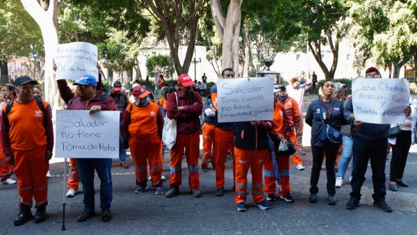 Protestan &ldquo;naranjitas&rdquo; por mayor aumento de sueldo